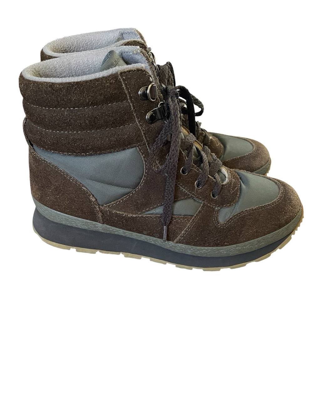 Women’s vintage L.L. Bean Lace-Up High-Top Sneakers